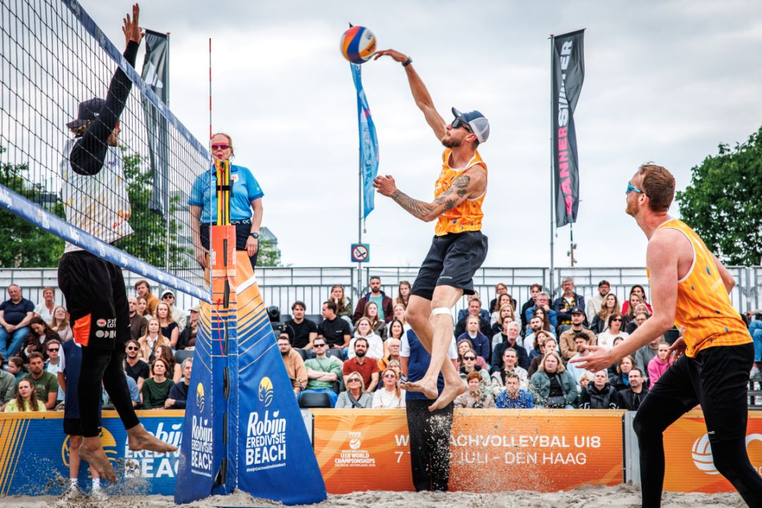 Agorahof halverwege augustus twee dagen nationaal speelveld beachvolleybal