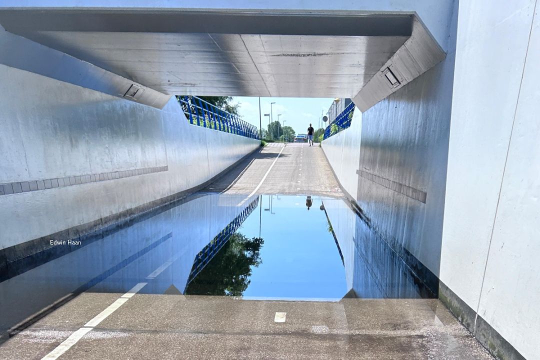 De afwatering van de Torenvalktunnel gaat gerepareerd worden.