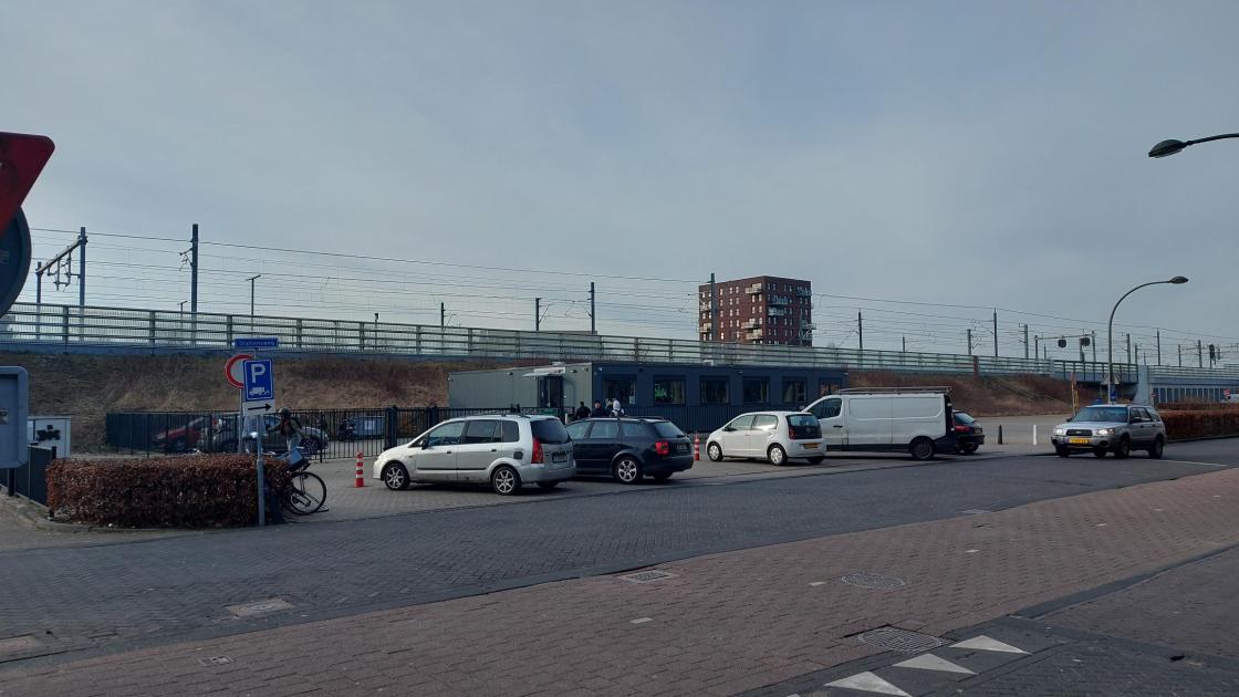 Parkeren bezoekers coffeeshop probleem bij tijdelijke locatie, 'verder geen klachten'