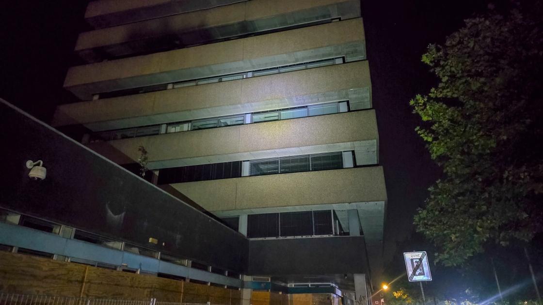 Man zwaargewond na val in liftschacht leegstaand gebouw Lelycentre