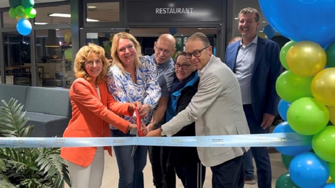 Koploper opent verbouwde centrale hal tijdens feestje op 25ste verjaardag