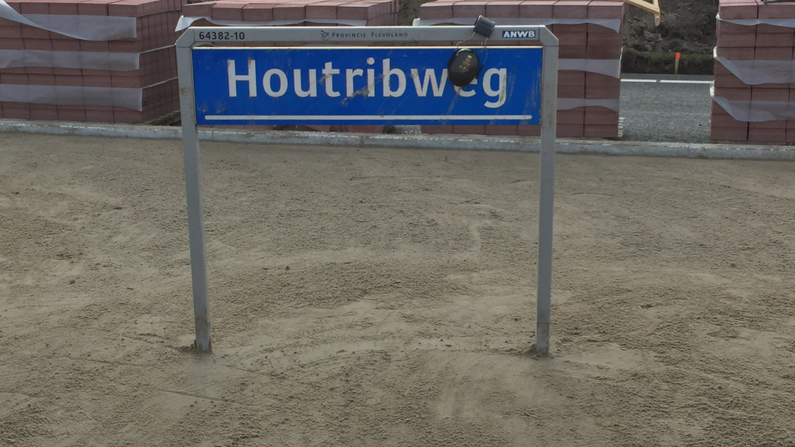 Update: Houtribweg nog steeds voor opruimwerk na ongeluk van vorige week