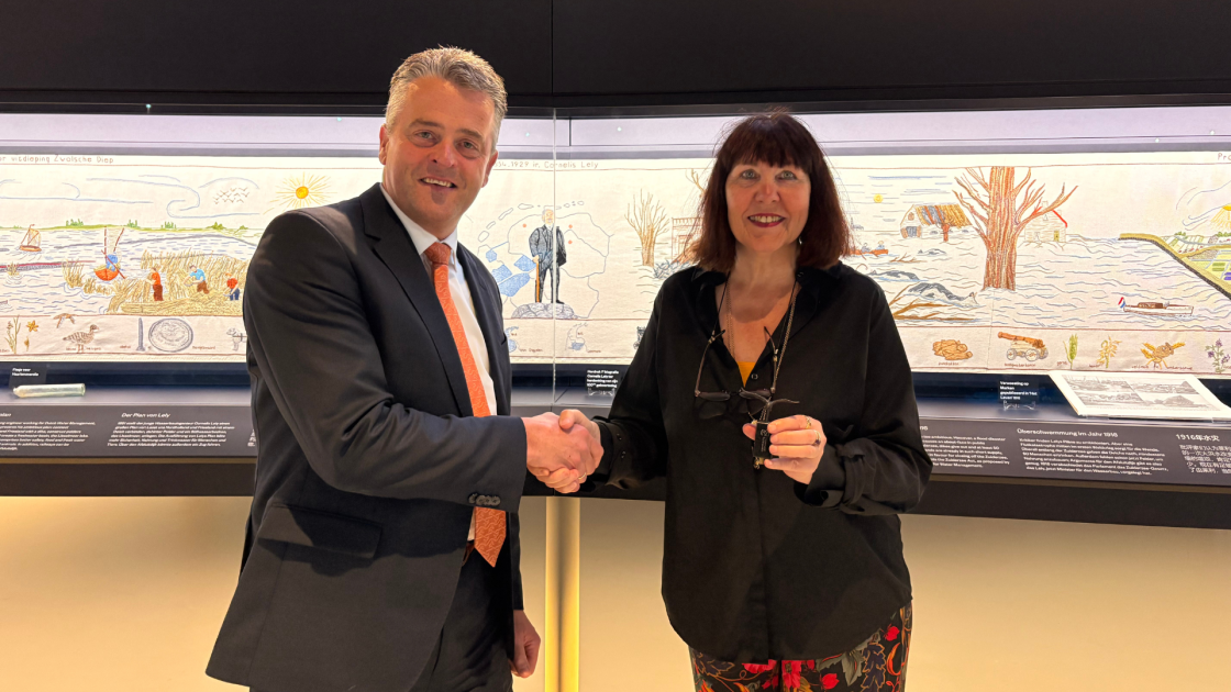 Provincie eert Willy van der Most, de  geschiedenisjuf van heel Flevoland