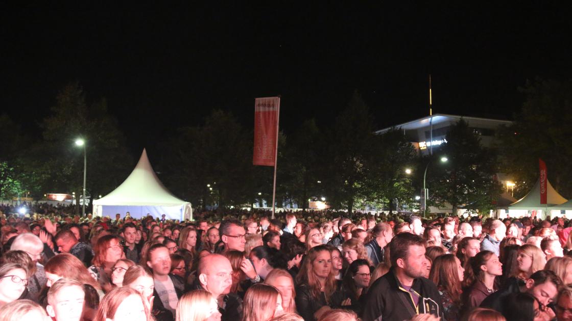 Nieuwe zoektocht naar terrein voor grote evenementen, blik ook op vliegveld