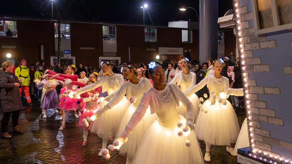 Kinderen kiezen rol tijdens Keuzedag met workshops voor Lichtjesparade Lelystad