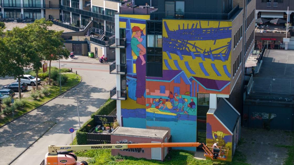 Nieuwe mural in Stadshart verbeeldt nieuw leven en de pioniersgeest