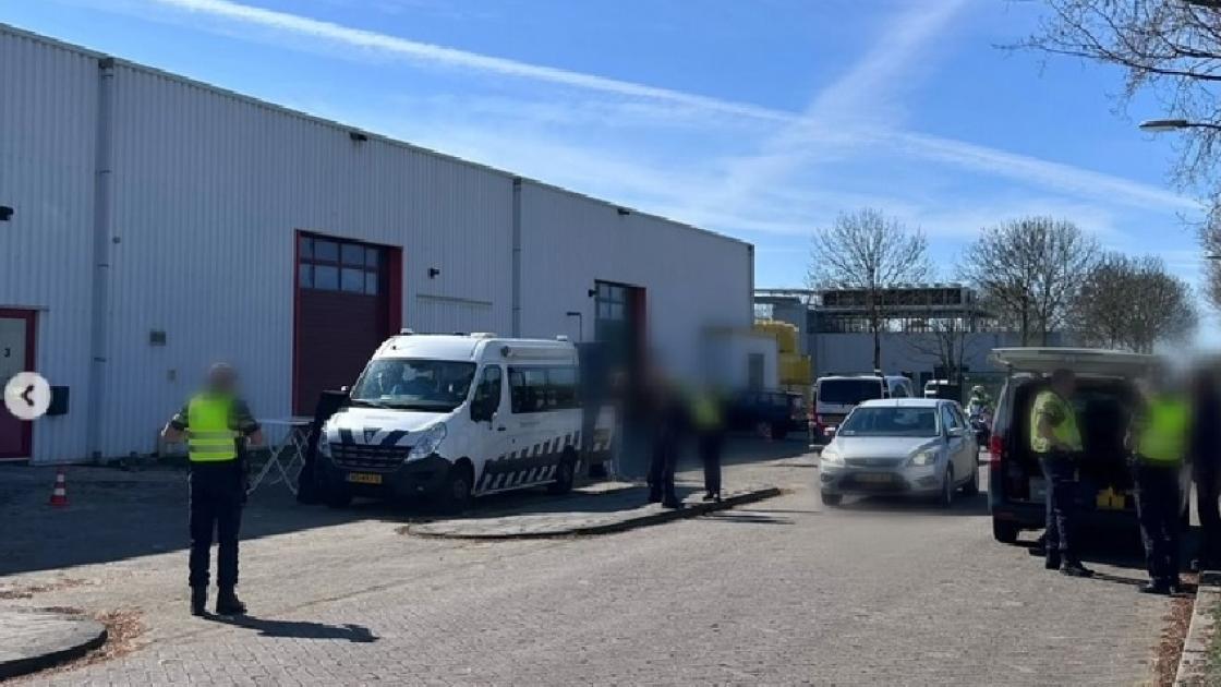 Grote controle levert drugs, bekeuringen en geld voor de Belastingdienst op