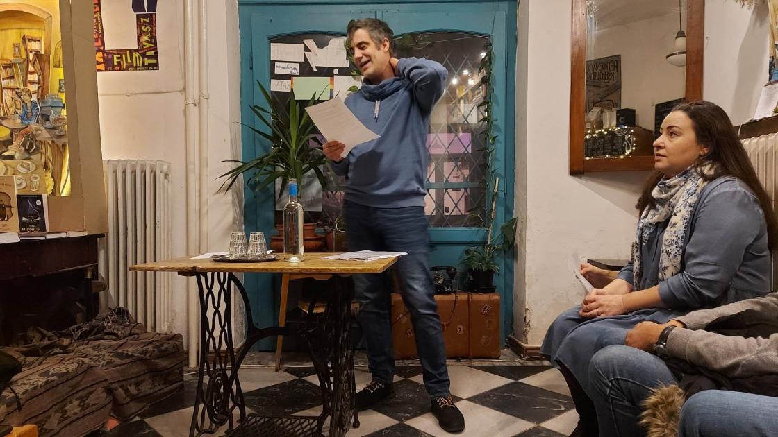 Gedicht van de week: ‘Yoga for repeating beginners’ (Raymon Martensen)