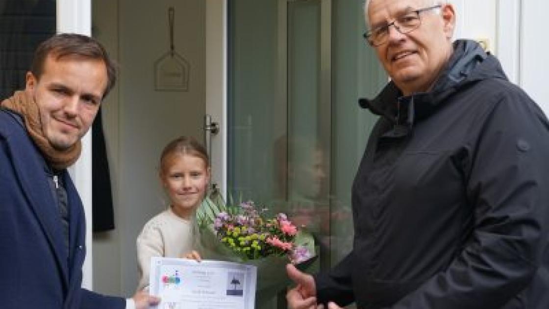 Meisje Serah maakt kans op Ed Luzaprijs, voor inzet voor gehandicapten