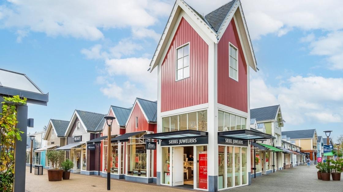 Tweede overval in twee maanden op juwelier Siebel in Batavia Stad