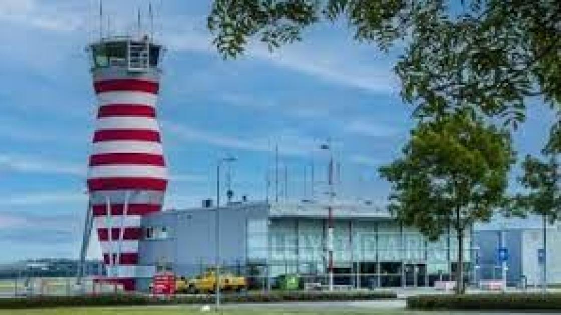 Deel Tweede Kamer houdt vast aan motie: geen vakantievluchten op Lelystad Airport