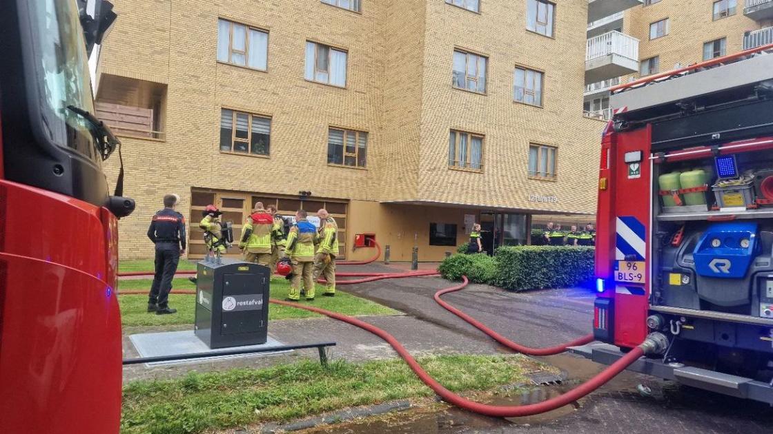 Brand op balkon Bremenstraat leidt tot tijdelijke ontruiming appartementen