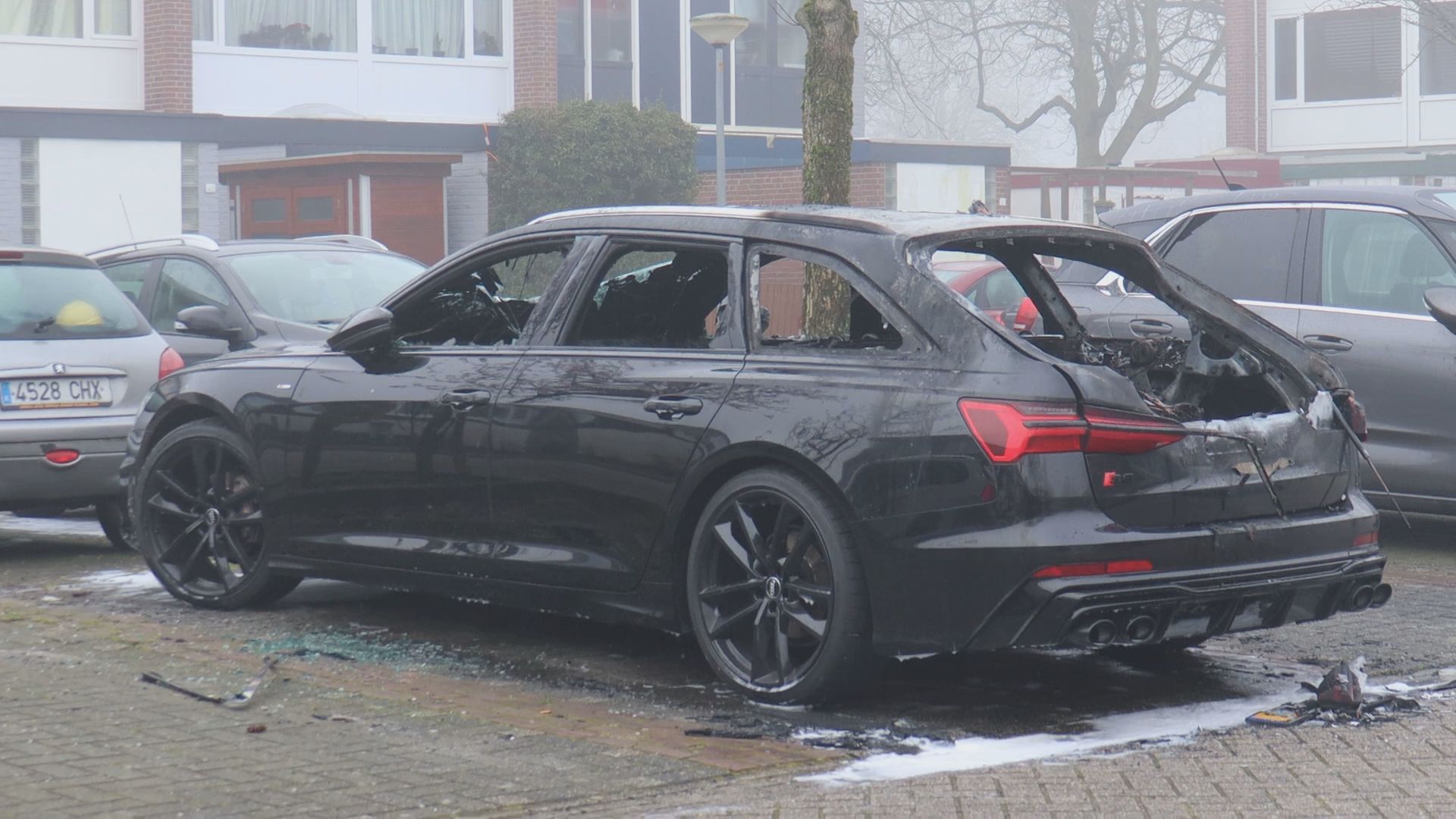 Auto brandt uit in Marderhoek, politie vermoedt opzet