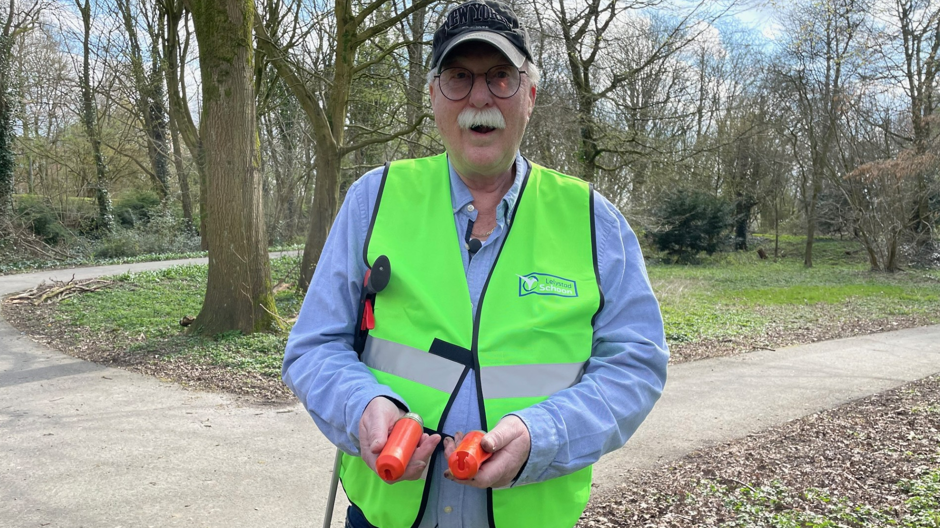 Dit zijn geofoons en je moet ze gewoon laten zitten 