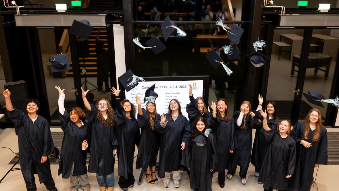 Deze dertien Lelystadse scholieren beheersen het Engels op academisch niveau