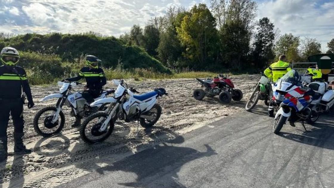 Agenten op crossmotoren ingezet bij nieuwe actie tegen illegale races