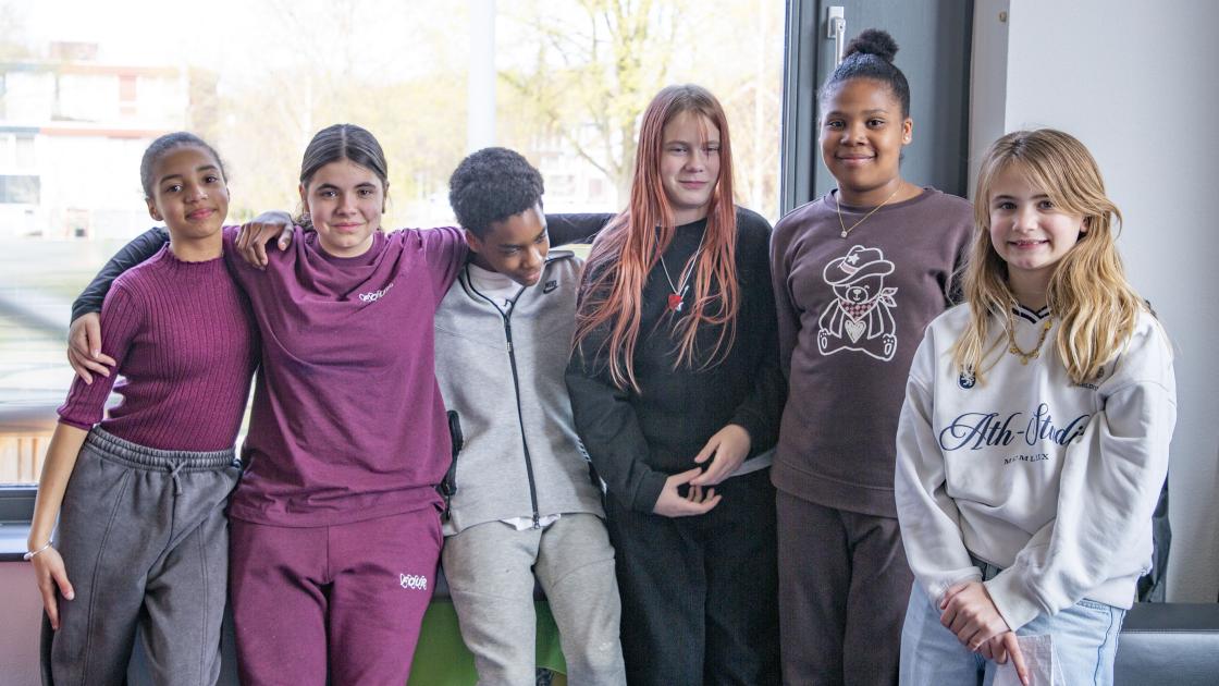 Gedicht(en) van de week: kinderen uit de Zuiderzeewijk over armoede 