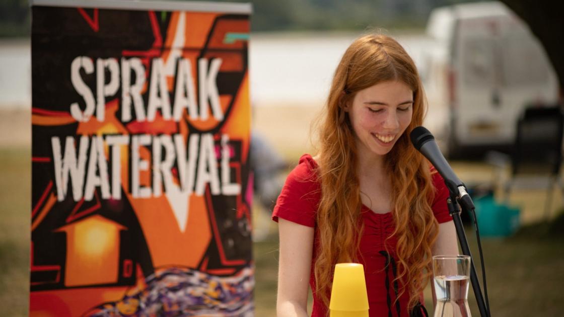 Gedicht van de week: Het magische woord (Nikita Moleveld)