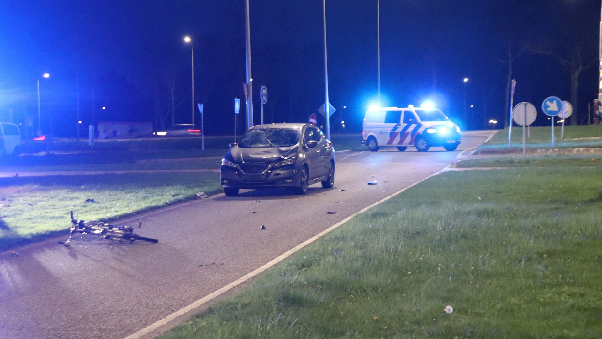 Fietser zwaargewond na botsing met auto op Larserdreef 
