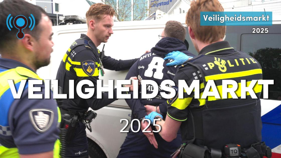 Een hoop uniformen en blauwe lampen op het Stadhuisplein, maar geen reden tot paniek