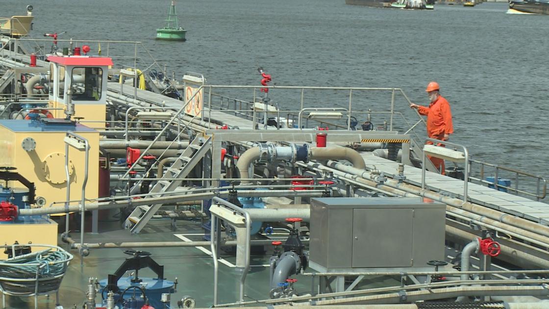 Binnenvaart blijft voorlopig gewoon schadelijke gassen lozen, verbod of niet