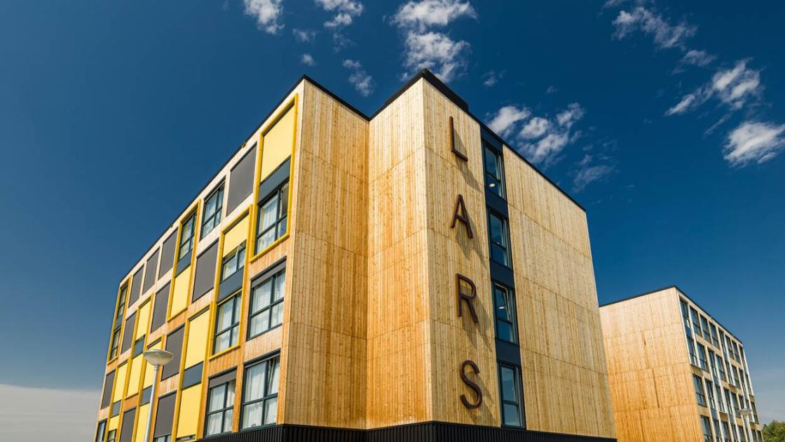 Gemeente: er zijn wel woningen voor vluchtelingen, maar voor gezinnen