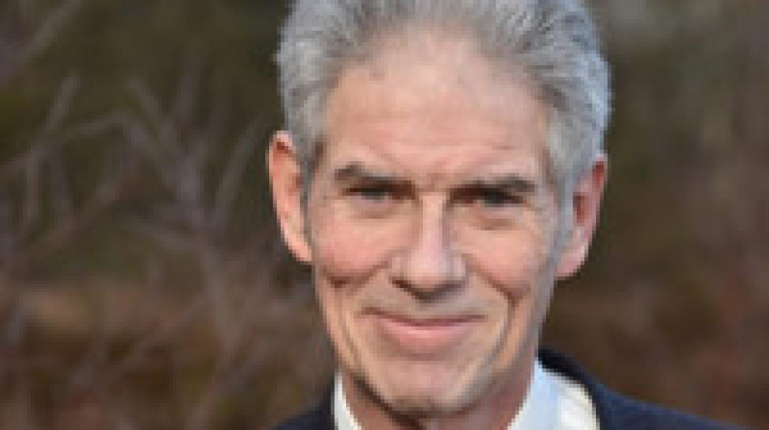 Ex-wethouder is nu gedupeerde burger met beperking die niet meer bij graf ouders kan