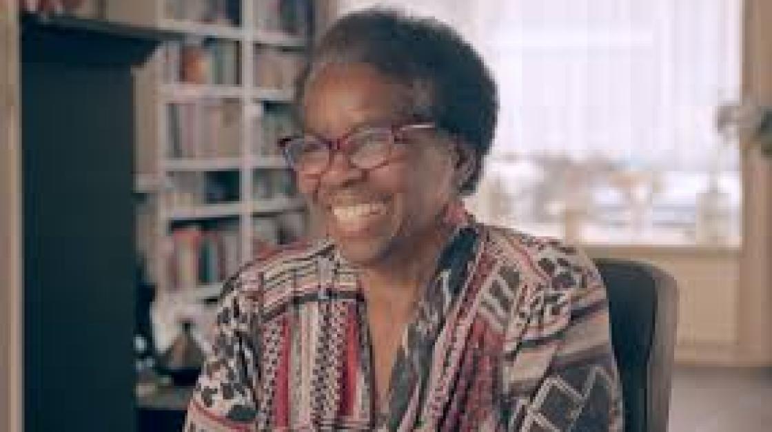 Gedicht van de week: Ga naar buiten (Lucia Fer)