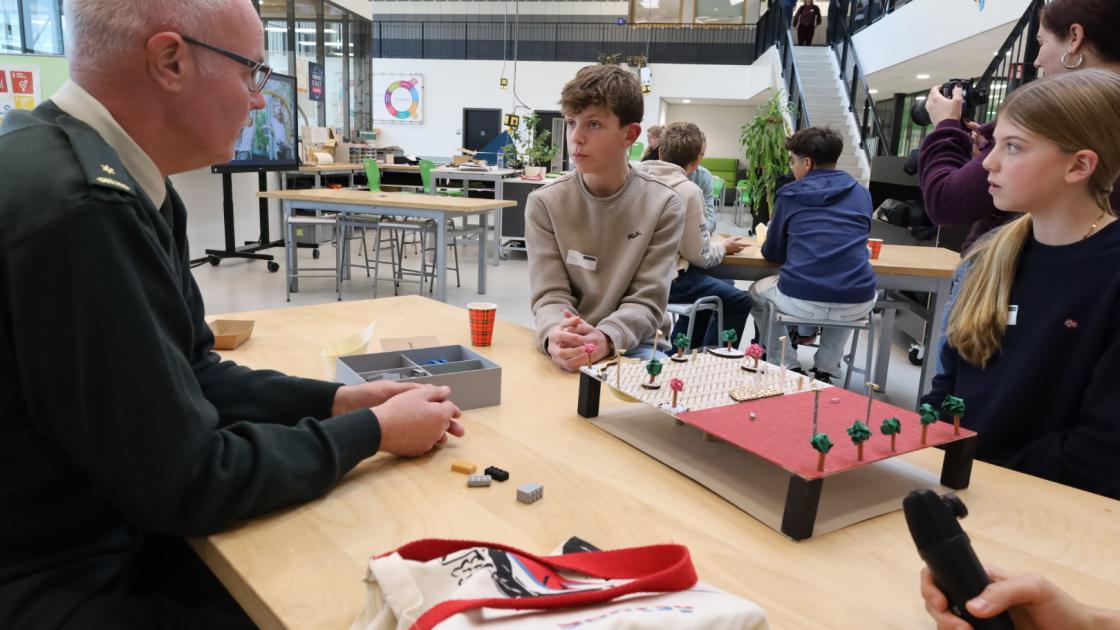 Ook bij  Next Gen Tech van het technasium komt het gesprek uiteindelijk op drones