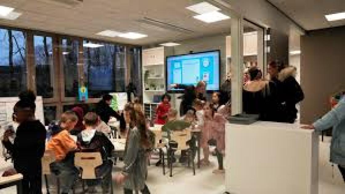 Zonder kerk, zonder sporthal, maar school- en welzijnsgebouw Botter staat er nu wel