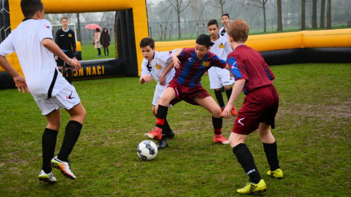 Speciale competitie jeugdvoetbal als training in sociaal gedrag 