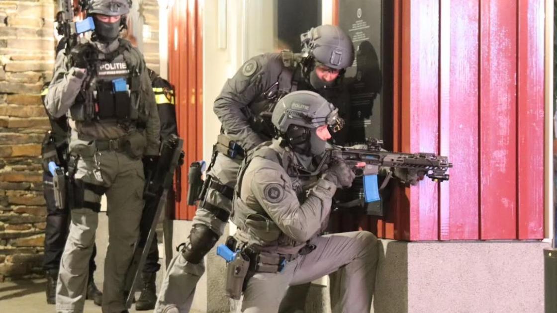 Oefening politie zorgt voor spektakel in, om en boven Bataviastad