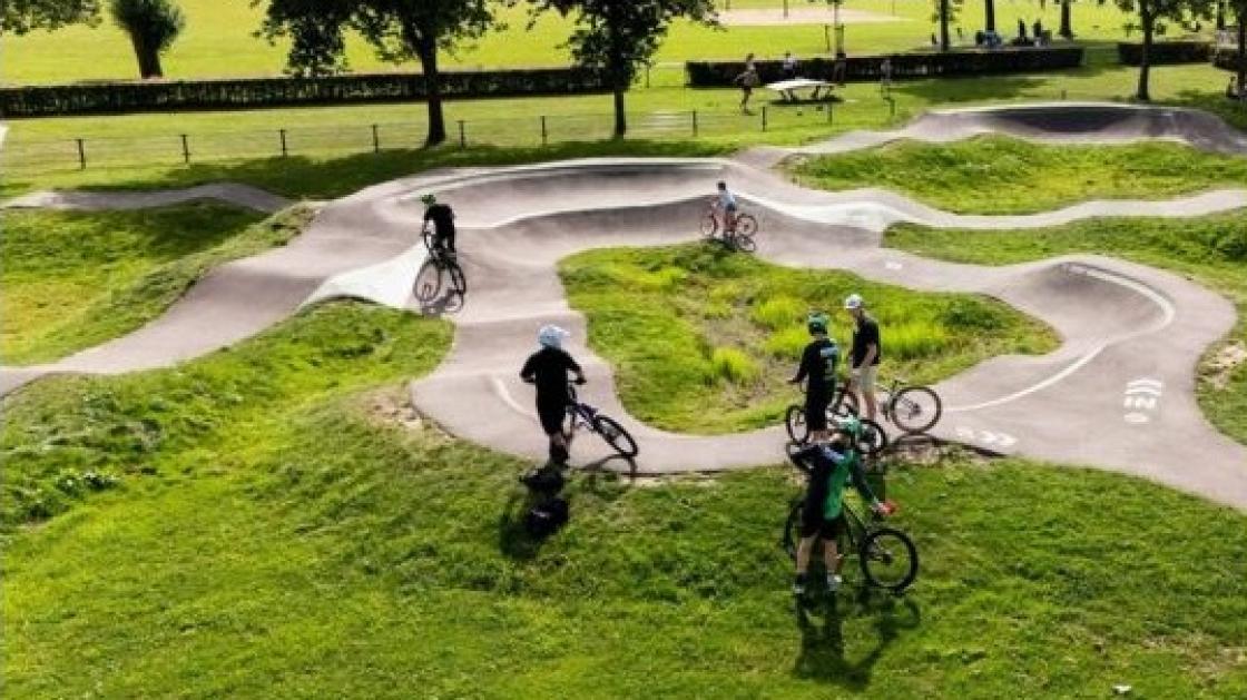 Gemeente wil pumptrack bij Voorhof, in Fjordpark of bij ooievaarsnest Atol