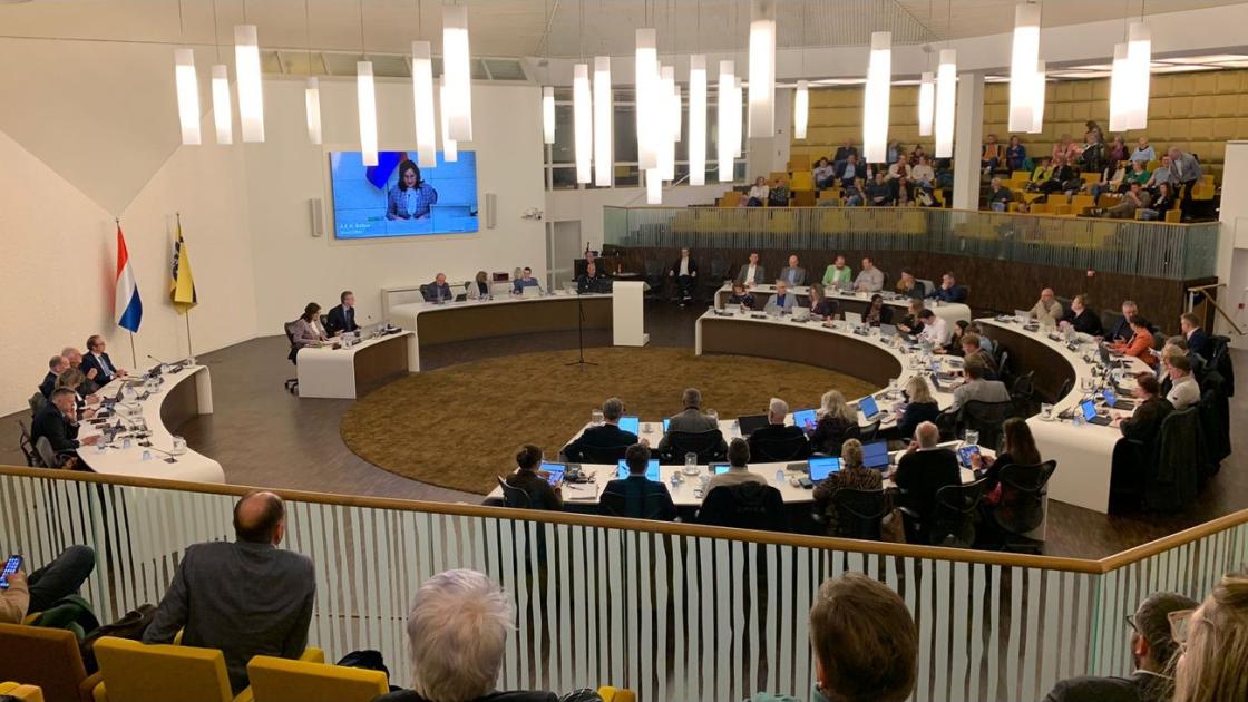 Nipte meerderheid raad wil jeugd betrekken bij formatie - vraag is nog even hoe