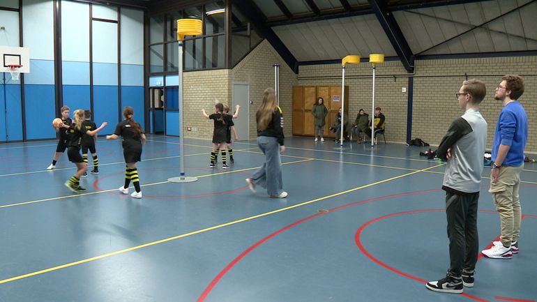 Waarschijnlijk toch tijdelijke sporthal, scholen lopen vast