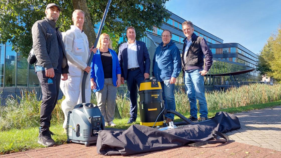 Provinciale taskforce gaat de Aziatische hoornaar te lijf met speciale stofzuiger 