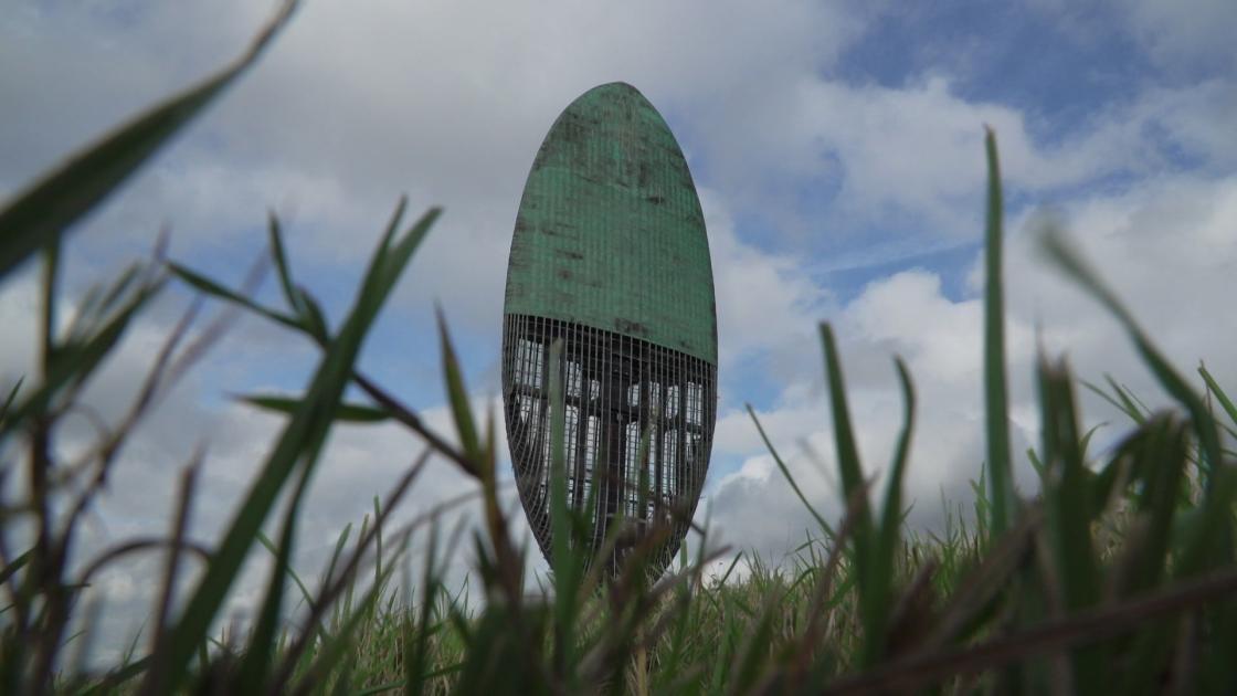 Beeld De Tong weer kapot, nu vermoedelijk door koperdieven