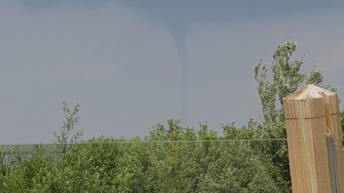 Waterhoos boven het IJsselmeer