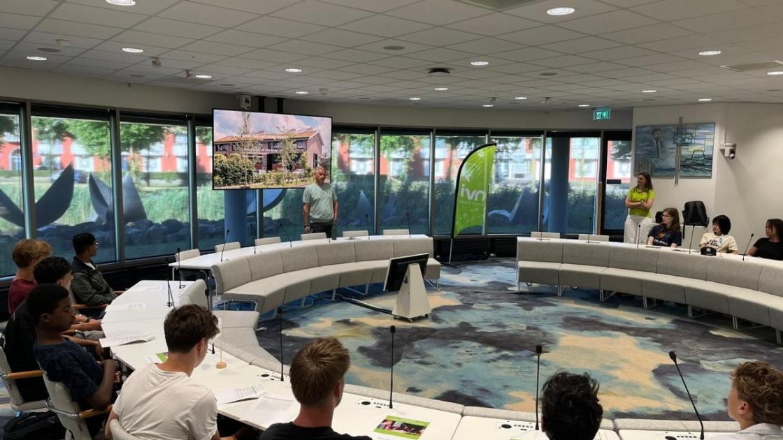 Scholieren verzinnen oplossing voor afvoer regenwater die ook nog stroom oplevert